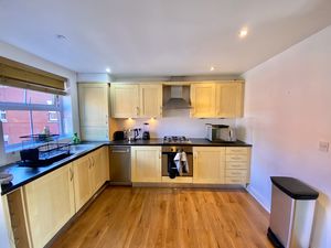 Kitchen/Diner- click for photo gallery